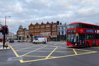 Two Bedroom Garden Flat in Zone 2 London - London - 2