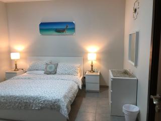 شقة ثلاث غرف ,للعائلات فقط ,Sunrise Sunset1 - 2