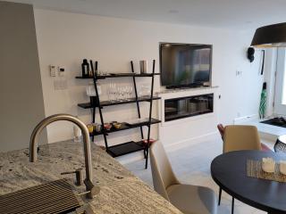 Plaza12 - StringLights, XL Terrace, restos & shops - 8