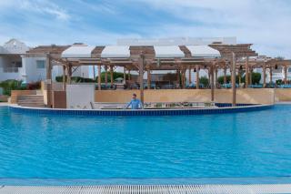 Continental Plaza Beach Resort - 4