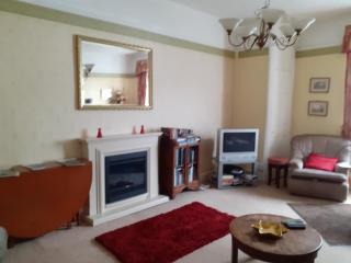 House - Sleeps 6 & paid off site parking available - 6