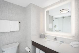 Holiday Inn Express Hotel & Suites Ottawa Airport by IHG - 0