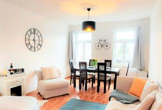 Stilvolles Apartment mit 2 Schlafzimmern & Balkon - nahe Flughafen, Porsche und Messe - Leipzig - 5