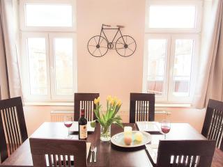 Stilvolles Apartment mit 2 Schlafzimmern & Balkon - nahe Flughafen, Porsche und Messe - Leipzig - 6