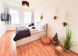 Stilvolles Apartment mit 2 Schlafzimmern & Balkon - nahe Flughafen, Porsche und Messe - 2