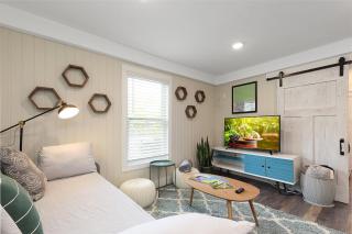 Modern Duplex Downtown AC Walkable - Traverse City - 4
