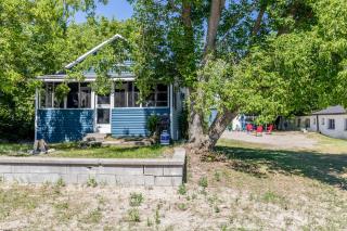 Beachside Cabins - 6