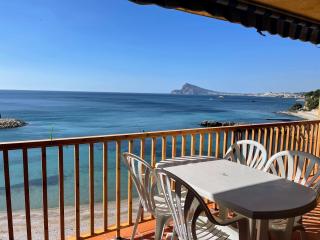 Sunrise Beachfront Apartment by the Marina - 7