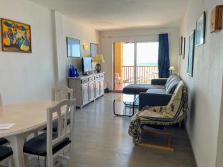 Sunrise Beachfront Apartment by the Marina - 3