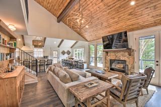 The Ultimate Luxury Retreat on Lake Burton! - Clayton - 0
