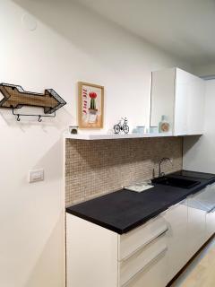 Aleksandar First Sea Line Apartment - Bar - 2