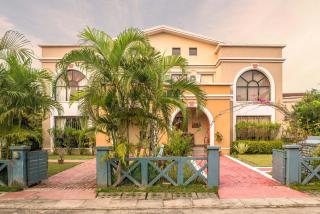 Taruchaya by StayVista with Lawn, Gazebo at Raichak - Kolkata - 2