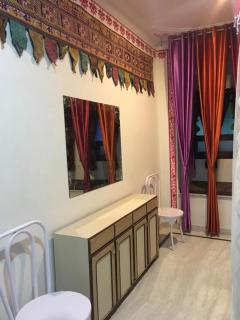 White House Homestay - 9