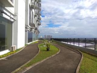 Chic and Cozy Studio Park View Condominium Apartment By Travelio - Perhentian Pondoktjina - 3