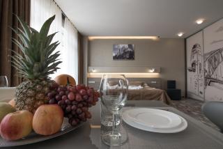 12th Floor Apartments - Odessa - 9