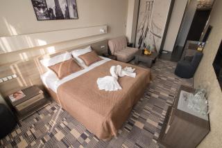 12th Floor Apartments - Odessa - 6