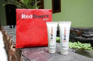 RedDoorz Plus near Taman Sari - 6