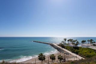 Spacious Beachfront Flat with Sea Views and Private Indoor Parking - Benalmádena - 9