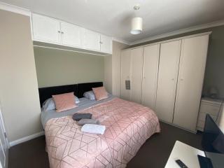 By Buildersbeds - Hill House 3 Bedrooms - Romford - 4