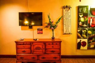 Brownstone Guesthouses Seabeach - Nassau - 3