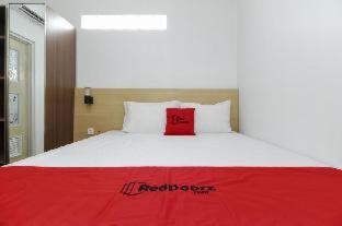 RedDoorz Plus near Jogja Kembali Monument - Yogyakarta - 9