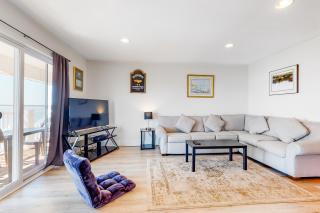 Rusty Anchor on the Bay - 5