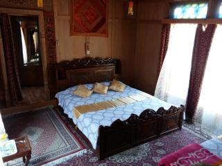 Houseboat Moon of Kashmir - Srinagar - 9