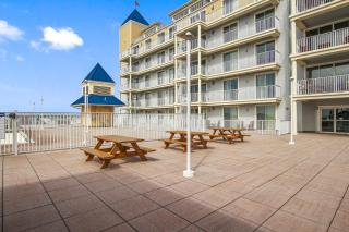 Belmont Towers 410 - 7