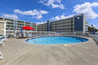 Thunder Island Condos - 8