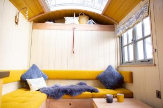 Little Plovers Shepherd Hut - 4