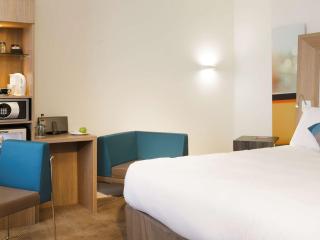 Novotel London Brentford - Brentford - 3