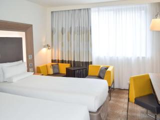 Novotel London Brentford - Brentford - 2