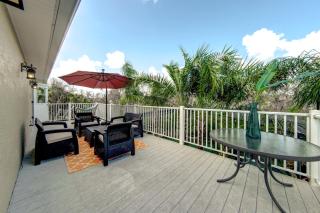 Oasis by the Sea Beach Front Community - Luxurious Pool Spa Home with Waterfall - Sleeps 10 - Come - Palm Coast - 4