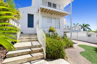 The White House - Spectacular Ocean Views, WiFi, Central Coolum - Coolum Beach - 9