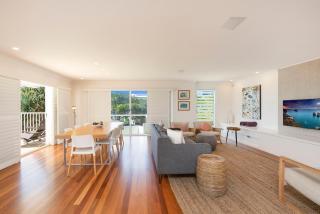 The White House - Spectacular Ocean Views, WiFi, Central Coolum - Coolum Beach - 6