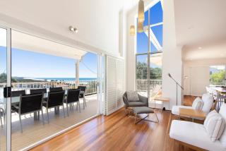 The White House - Spectacular Ocean Views, WiFi, Central Coolum - Coolum Beach - 4