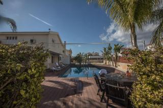 Villa Magusta - Modern 4 Bedroom Ayia Thekla Villa With Pool - Close To The Beach - Agia Napa - 2