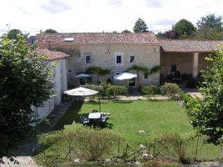 Gite Andromeda - Les Constellations - Doeuil-sur-le-Mignon - 9