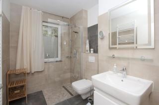 Strandhaus Mönchgut Ferienwohnung 09 mit Sauna- und Schwimmbadnutzung im AHOI Sellin - 1