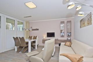 strandnah, Terrasse, AHOI Erlebnisbad gratis in Sellin - Strandresidenz Brandenburg FeWo01 - 7