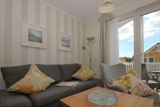 Villa Karola Ferienwohnung 12 mit Sauna- und Schwimmbadnutzung im AHOI Sellin - Göhren - 1