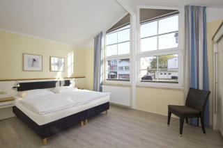 FeWo mit Balkon, gratis Nutzung vom AHOI Erlebnisbad und Sauna in Sellin - Haus Blick zur See FeWo 14 - Göhren - 1