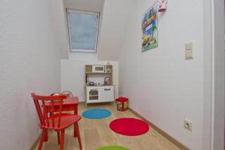 strandnahe Ferienwohnung mit schönem Garten - Ferienhaus Gisela FeWo Vilmblick - Neuendorf - 5