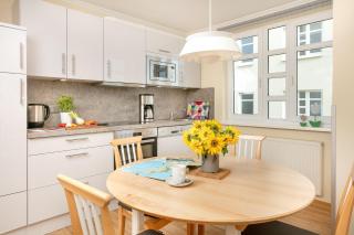 mit Meerblick und Balkon, gratis Nutzung vom AHOI Erlebnisbad und Sauna in Sellin - Meeresblick FeWo 21 - Göhren - 1