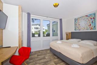 mit Meerblick und Terrasse, gratis Nutzung vom AHOI Erlebnisbad und Sauna in Sellin - Meeresblick FeWo 68 - Göhren - 1