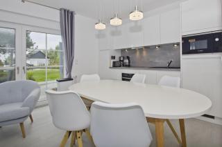 moderne Ferienwohnung mit eigener Terrasse - Haus Inselwind FeWo MEERglück - Groß Zicker - 1