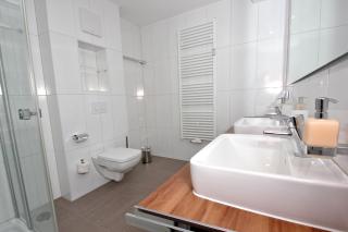 Balkon, gratis Nutzung vom AHOI Erlebnisbad und Sauna in Sellin - Meeresblick FeWo 54 - Göhren - 2