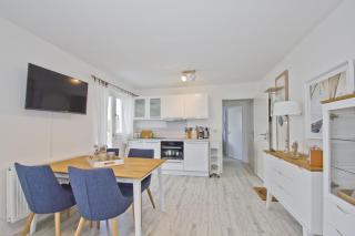 moderne Ferienwohnung mit Balkon, Meerblick - Ferienresidenz Zwei BoddenFeWo 1-3 - 6