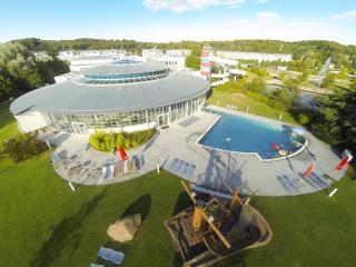 strandnah, Balkon, Meerblick, Sauna, gratis Nutzung vom AHOI Erlebnisbad und Sauna in Sellin - Beach House Schotstek - 4