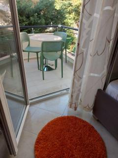 Deni Sea View Apartment - 8